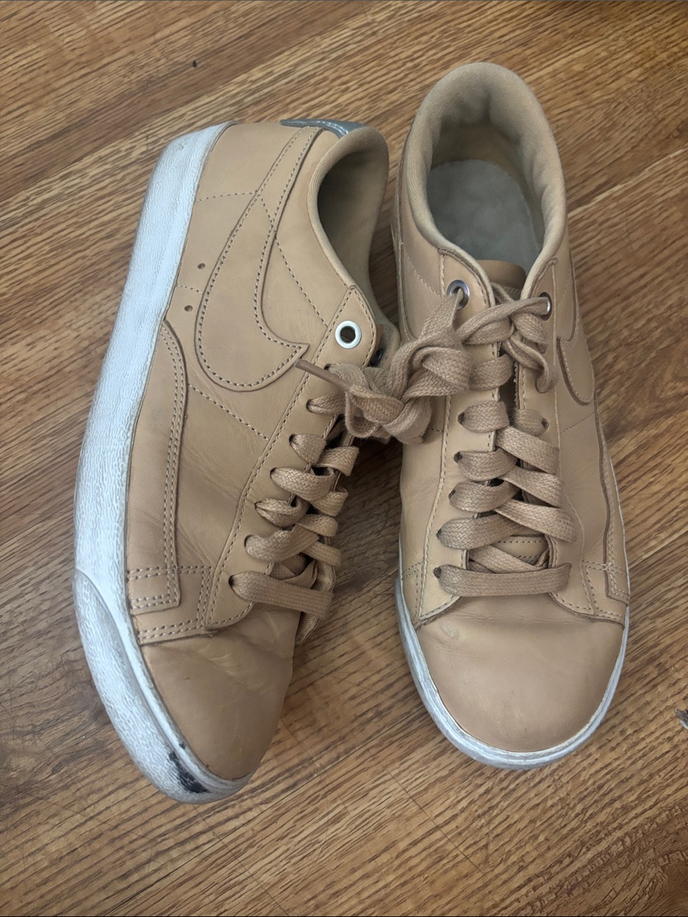 Nike Women’s Tan Leather Low-Top Sneakers